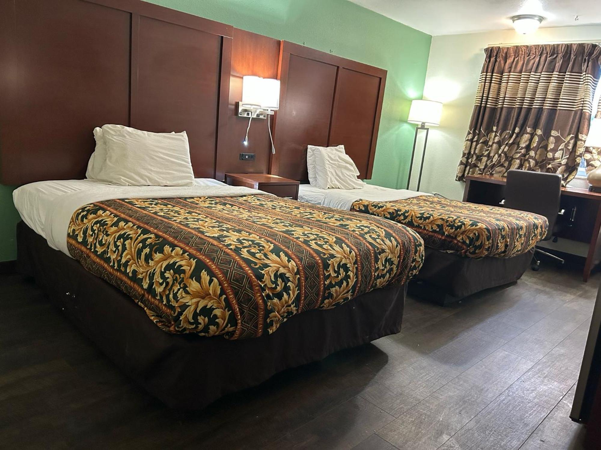 Hillcrest Motel By Oyo Aurora Near Lawrenceburg Экстерьер фото