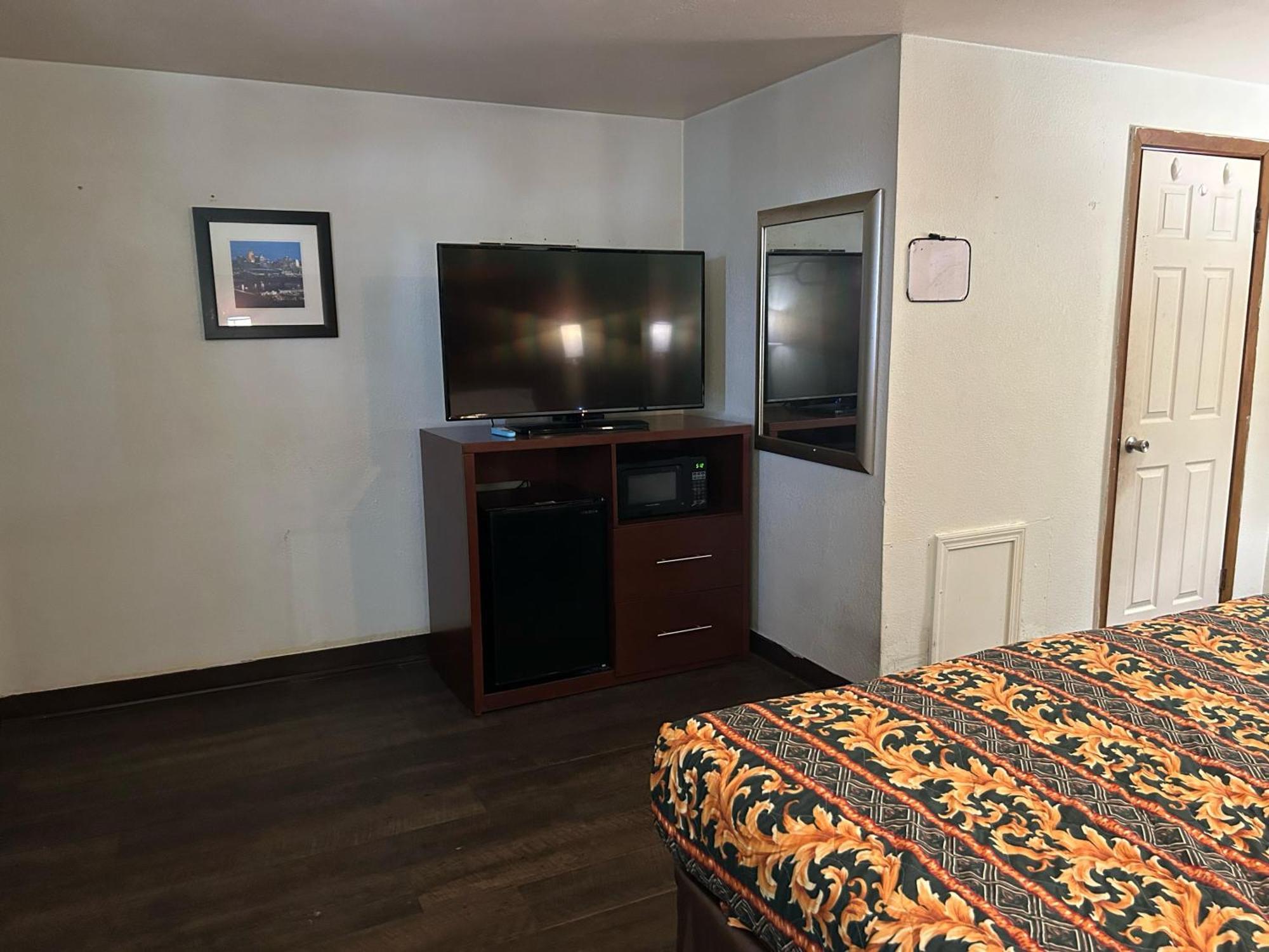 Hillcrest Motel By Oyo Aurora Near Lawrenceburg Экстерьер фото
