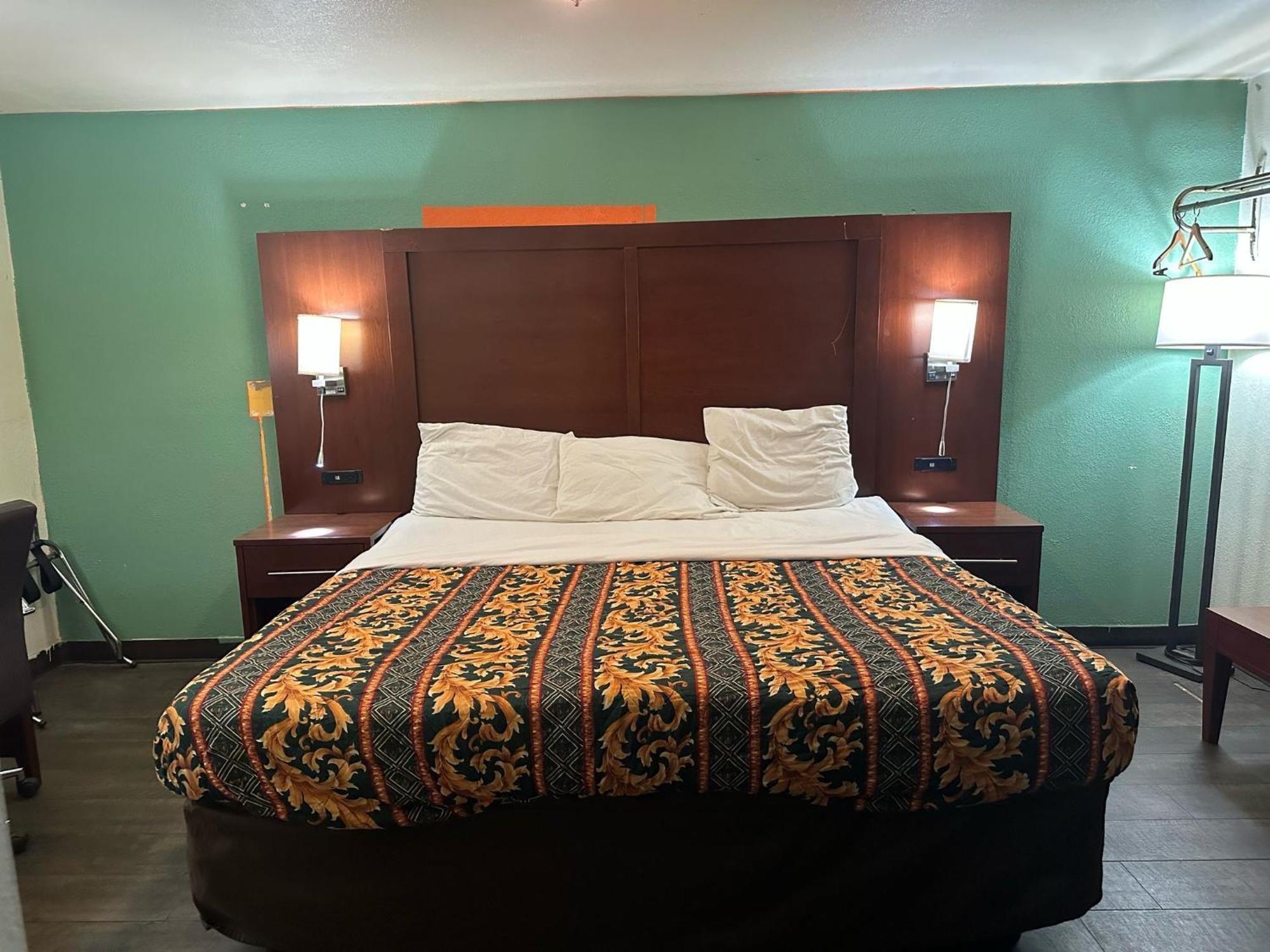 Hillcrest Motel By Oyo Aurora Near Lawrenceburg Экстерьер фото