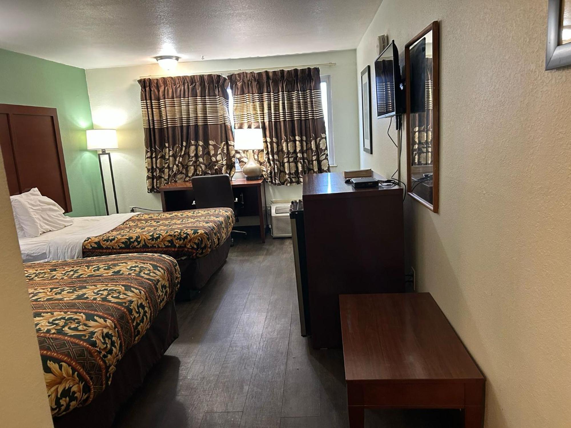 Hillcrest Motel By Oyo Aurora Near Lawrenceburg Экстерьер фото