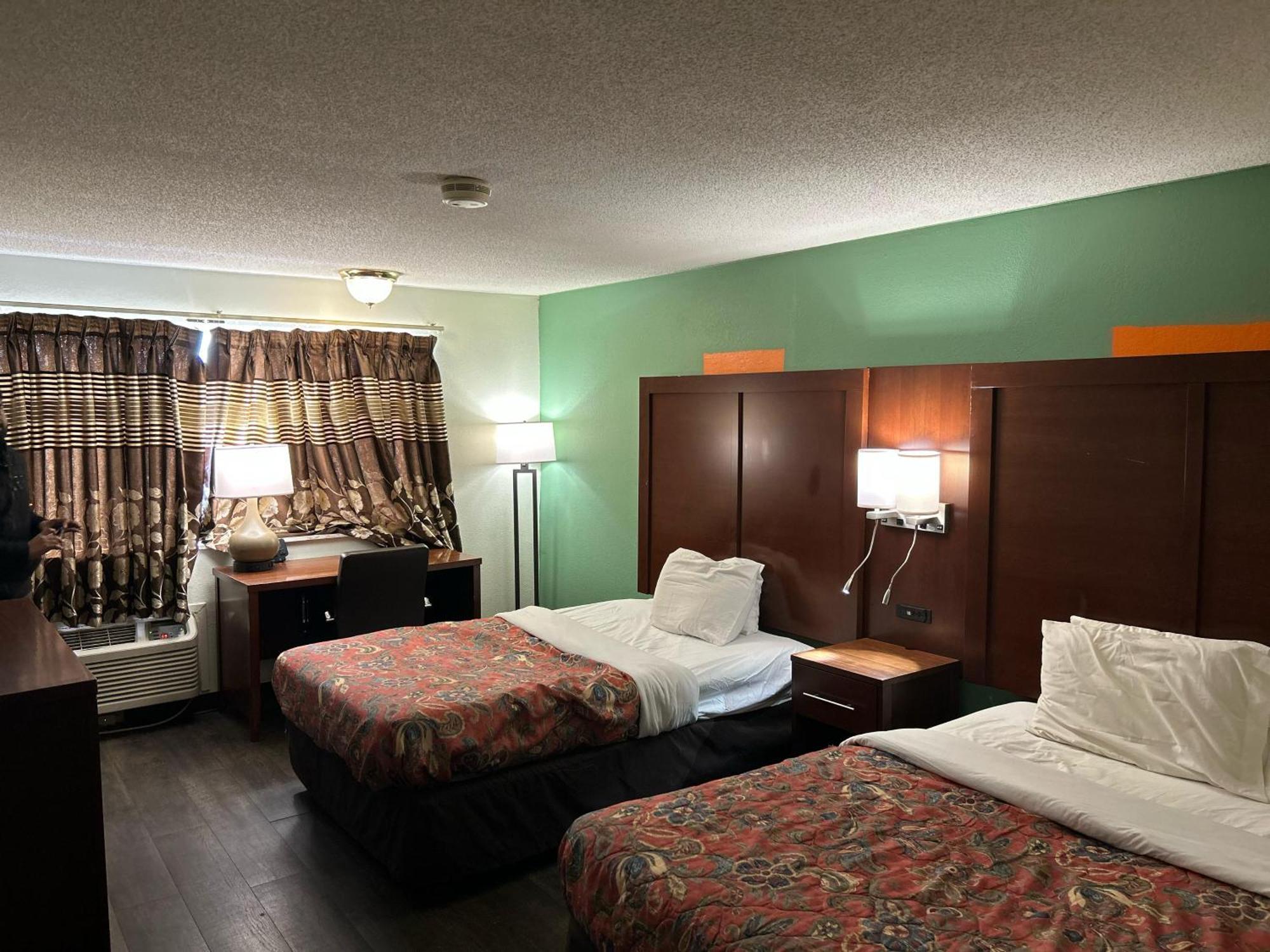Hillcrest Motel By Oyo Aurora Near Lawrenceburg Экстерьер фото