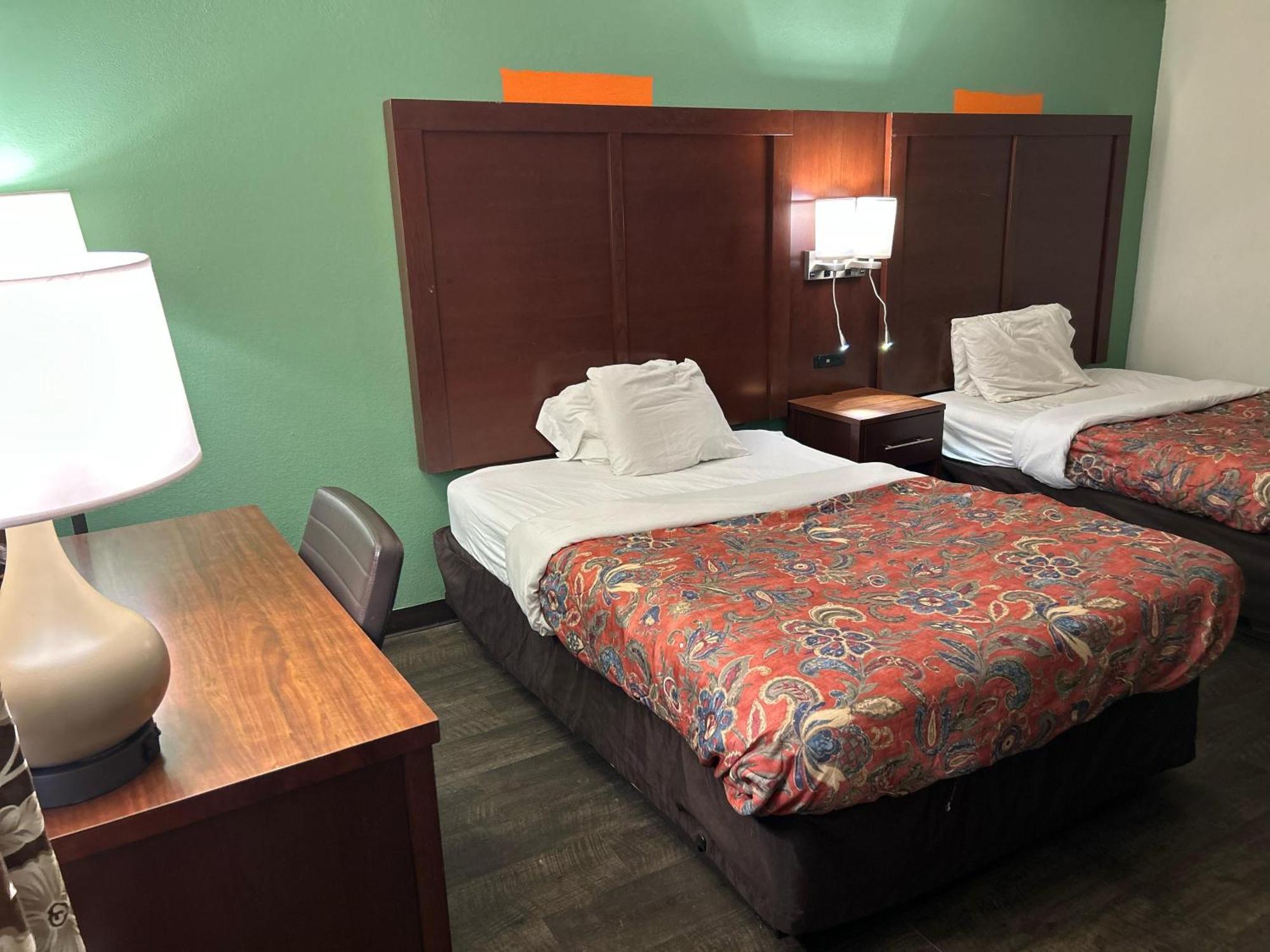 Hillcrest Motel By Oyo Aurora Near Lawrenceburg Экстерьер фото