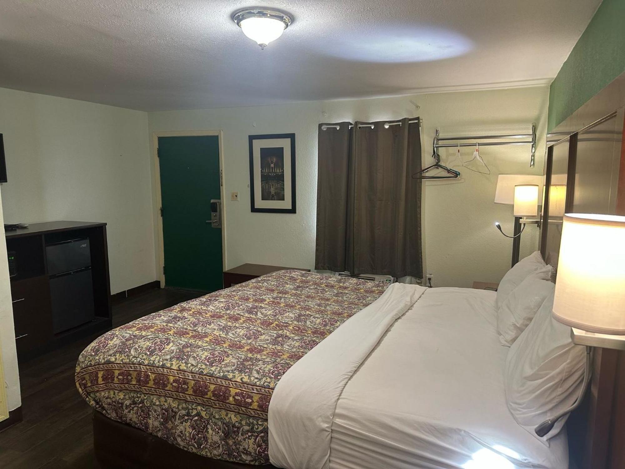 Hillcrest Motel By Oyo Aurora Near Lawrenceburg Экстерьер фото