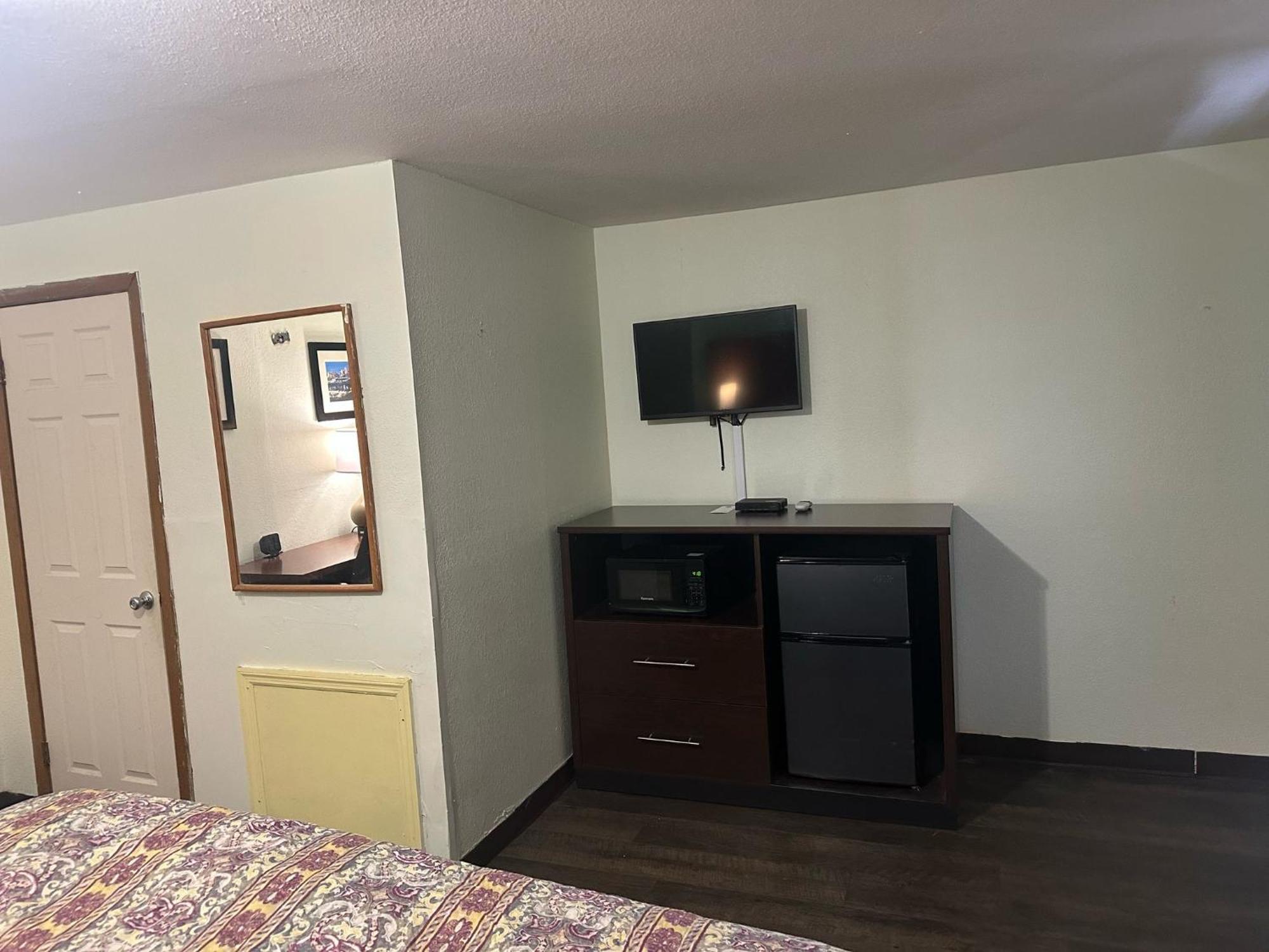 Hillcrest Motel By Oyo Aurora Near Lawrenceburg Экстерьер фото