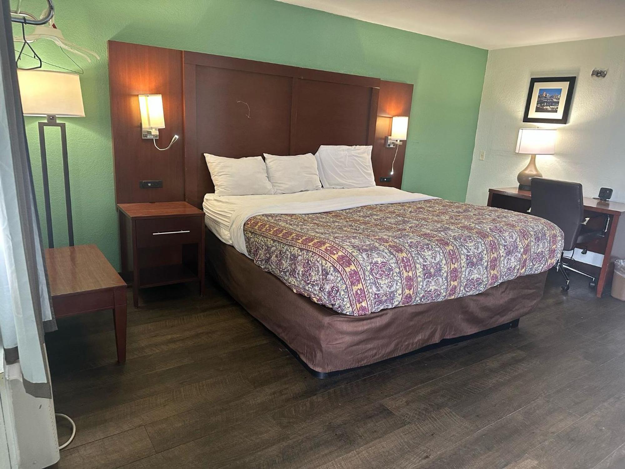 Hillcrest Motel By Oyo Aurora Near Lawrenceburg Экстерьер фото
