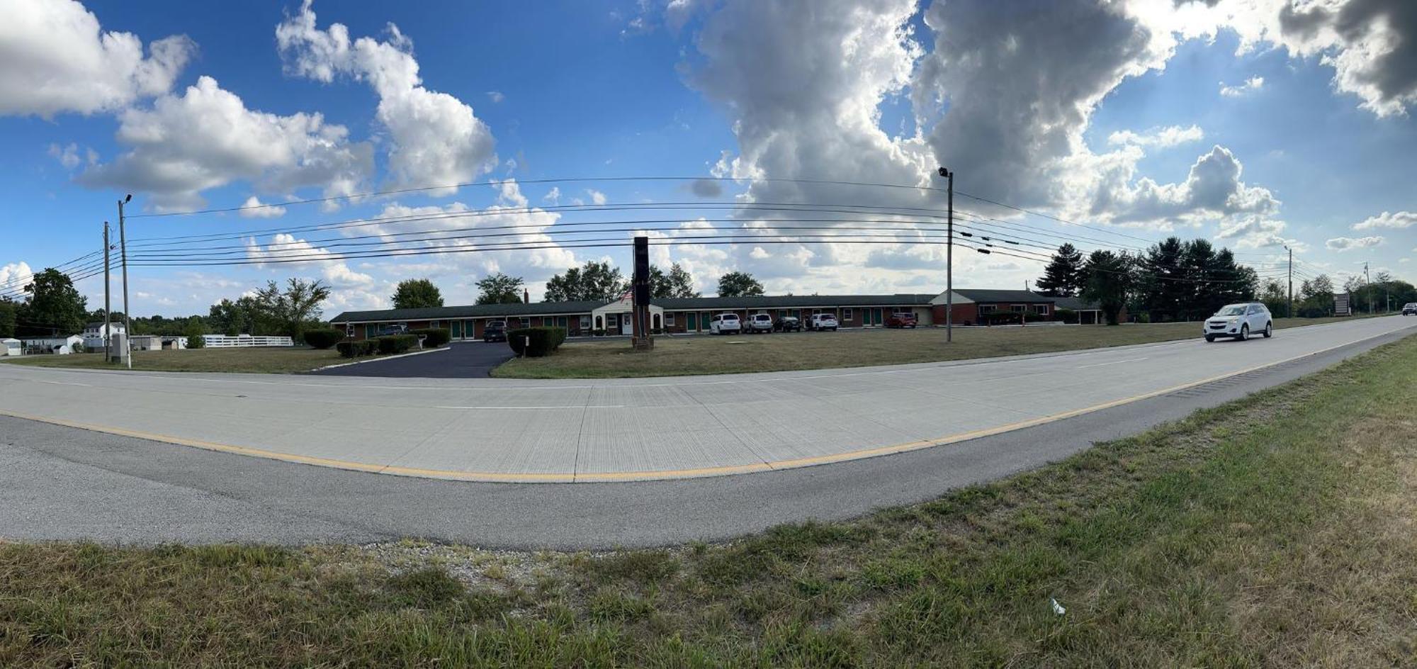 Hillcrest Motel By Oyo Aurora Near Lawrenceburg Экстерьер фото