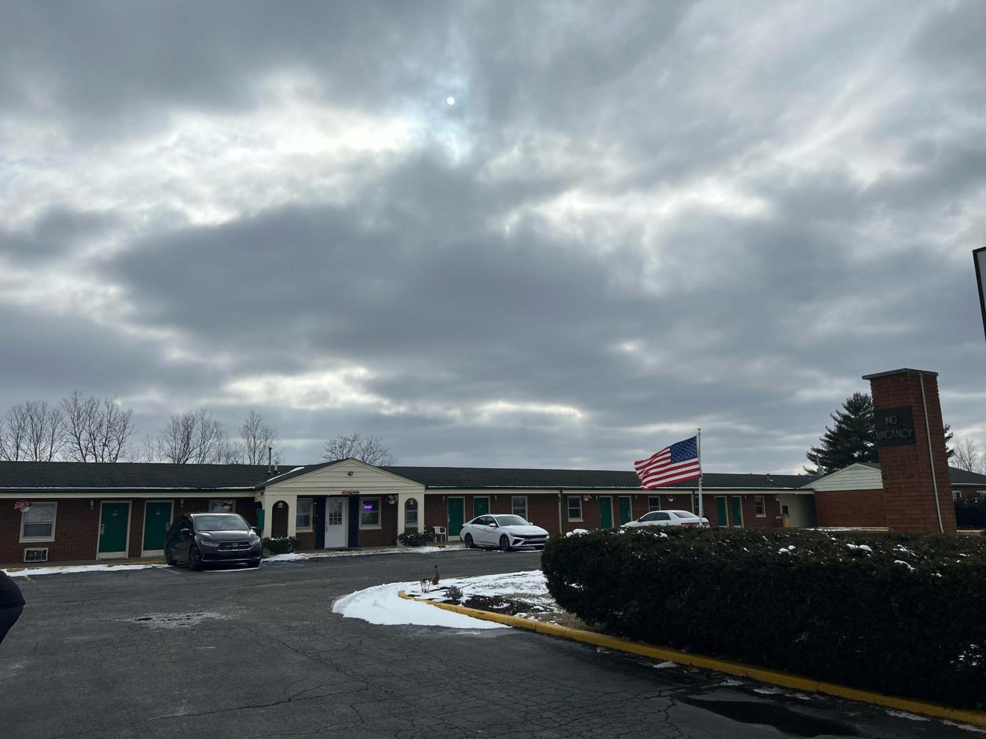Hillcrest Motel By Oyo Aurora Near Lawrenceburg Экстерьер фото