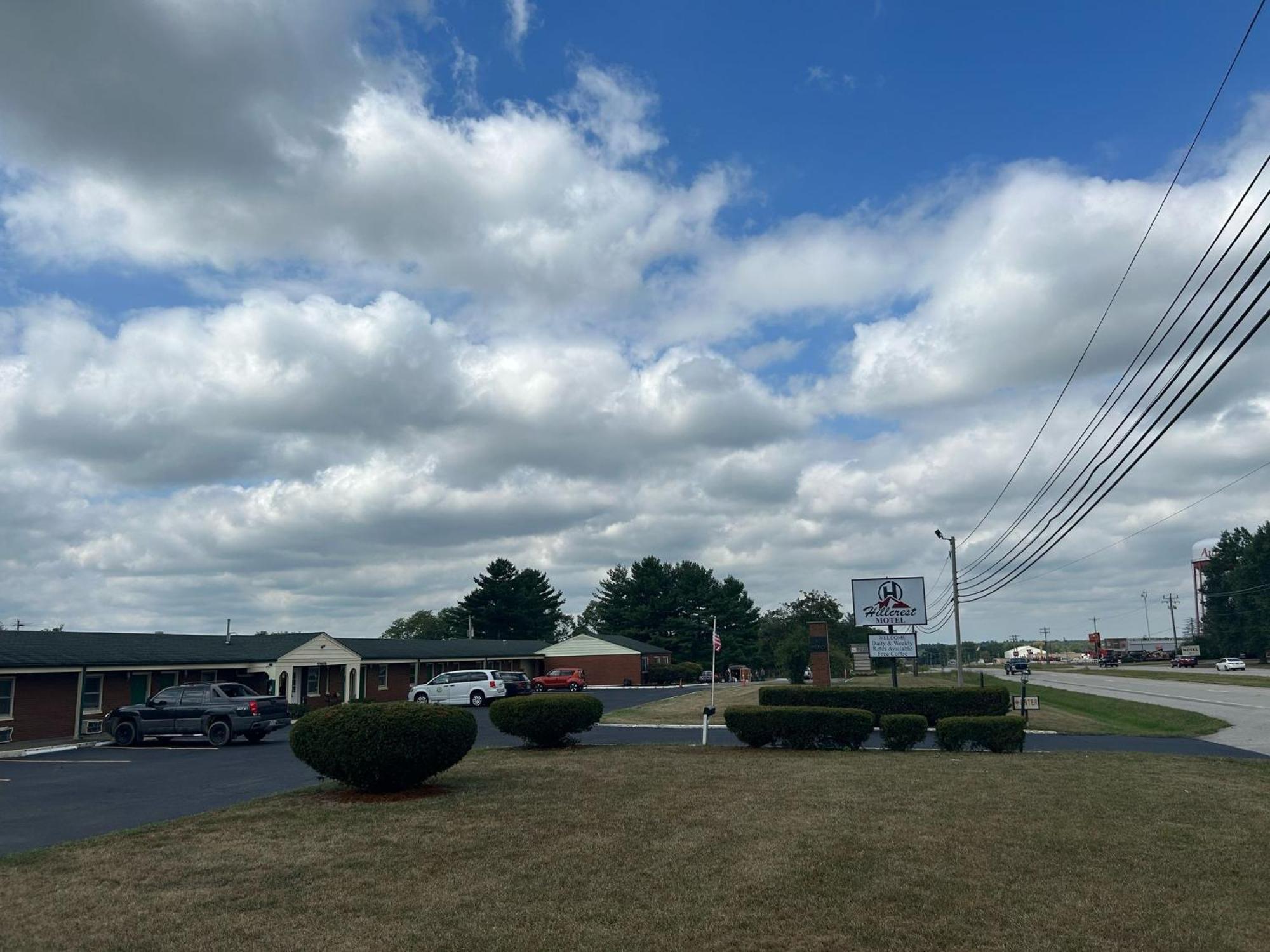 Hillcrest Motel By Oyo Aurora Near Lawrenceburg Экстерьер фото